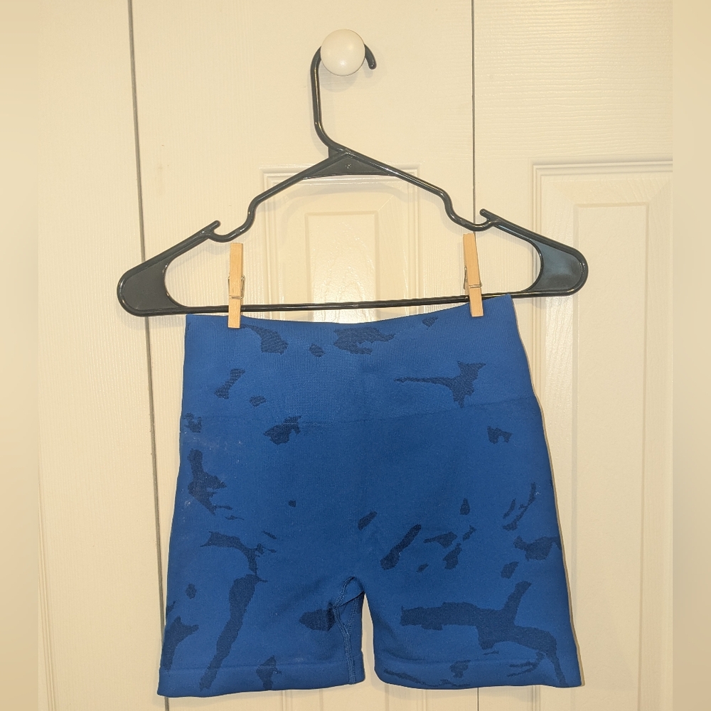 Blue Scrunch Biker Shorts by AUROLA | Seamless, Gym/Activewear
